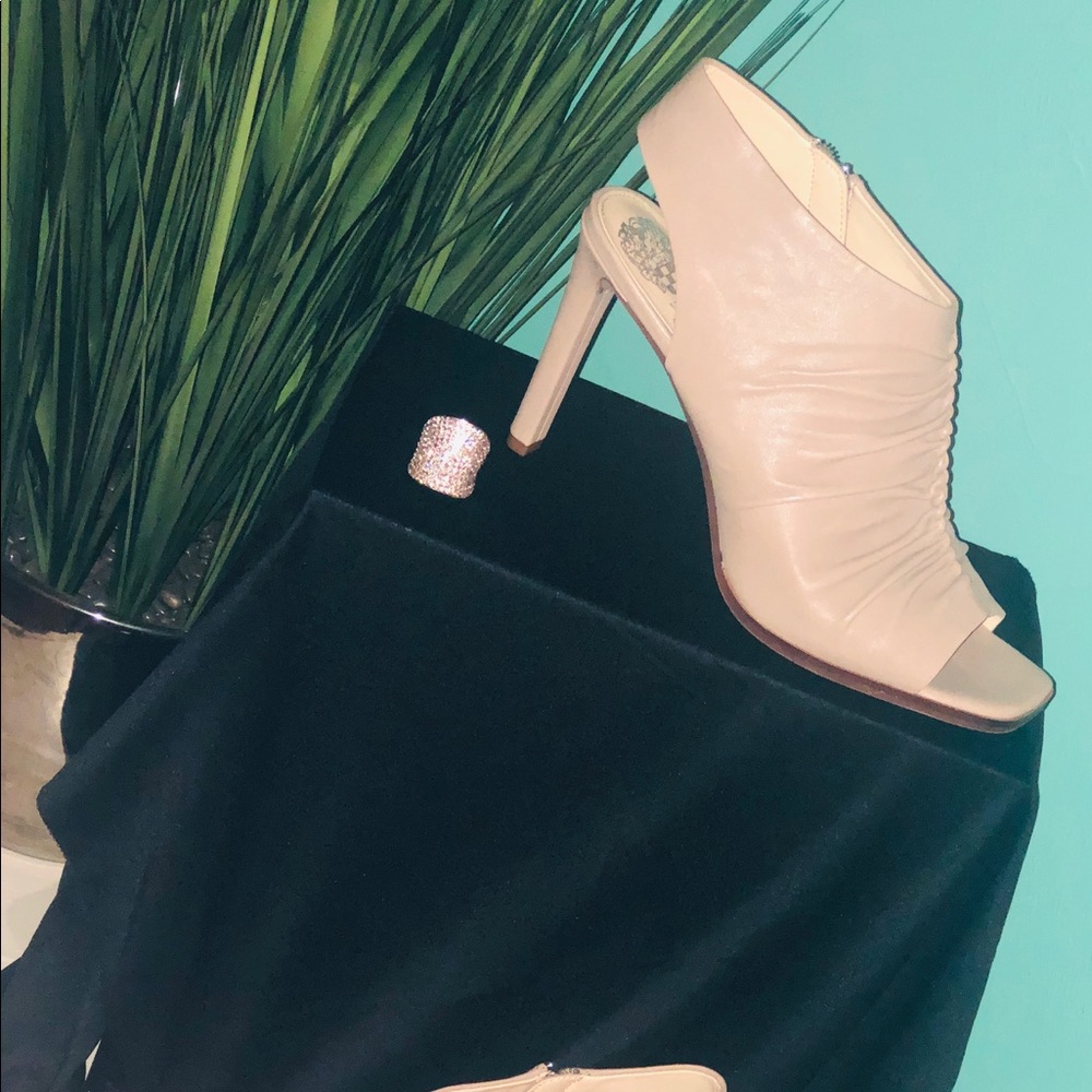 Vince Camuto Slingbacks